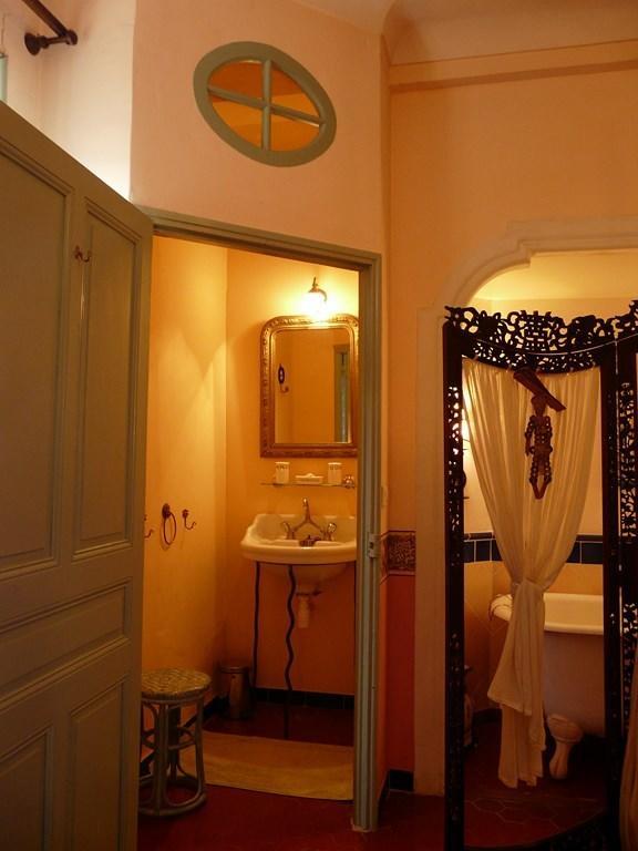 Lou Amourie Roussillon  Room photo